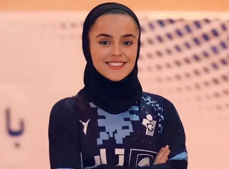 مینا بیکی
