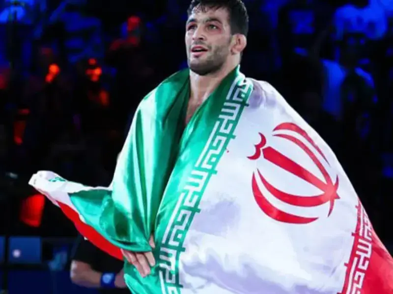 حسن یزدانی روی تشک